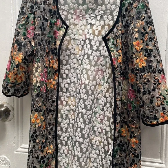 Vest - Picture 2 of 3